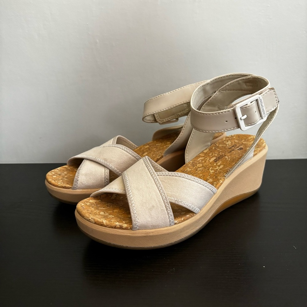 Clark’s Light Gray Wedge Sandal. Cloudsteppers. Size US 8.